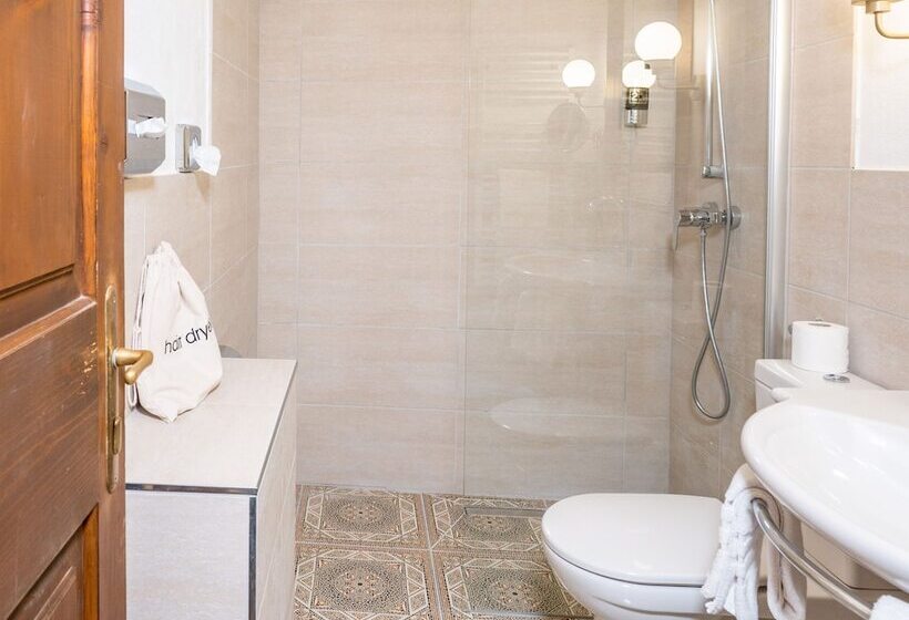 اتاق استاندارد, Der Schlosswirt Zu Anif   Biedermeierhotel Und Restaurant