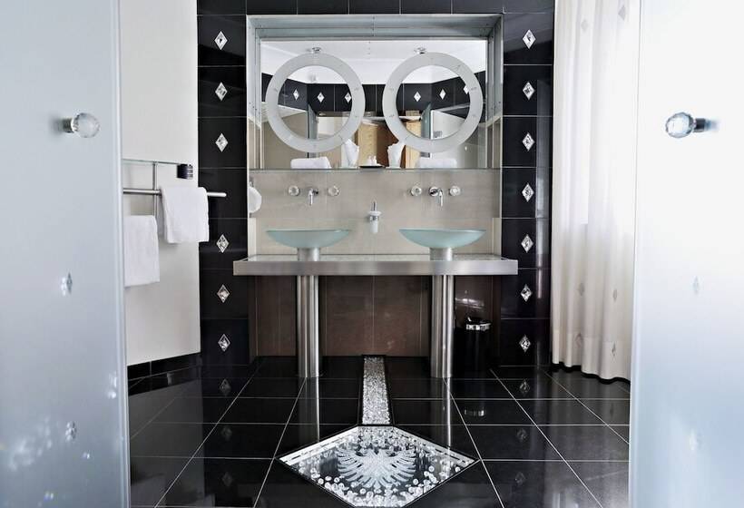 Люкс, Schwarzer Adler Innsbruck