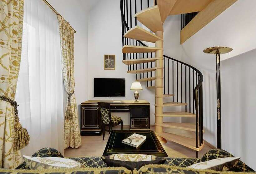 Люкс, Schwarzer Adler Innsbruck