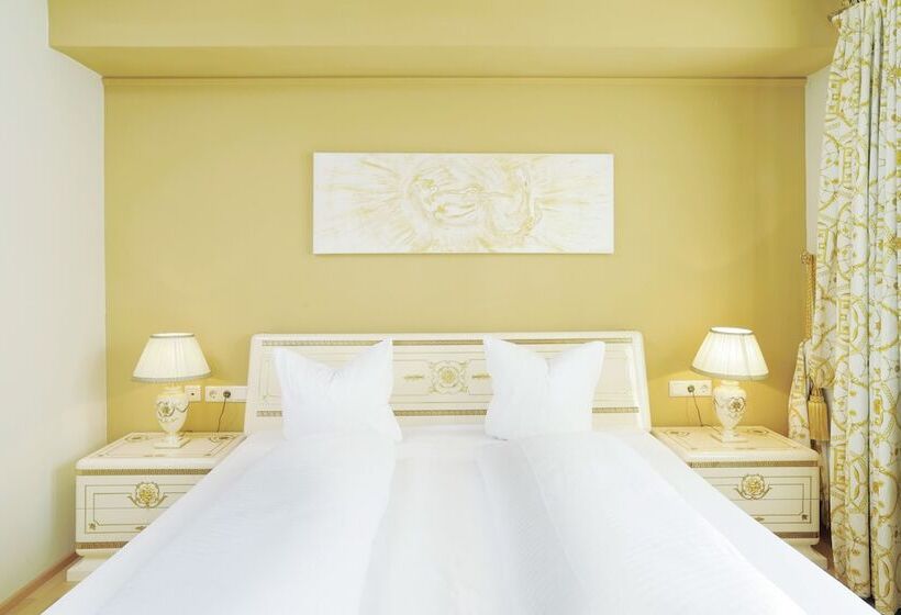 Люкс, Schwarzer Adler Innsbruck