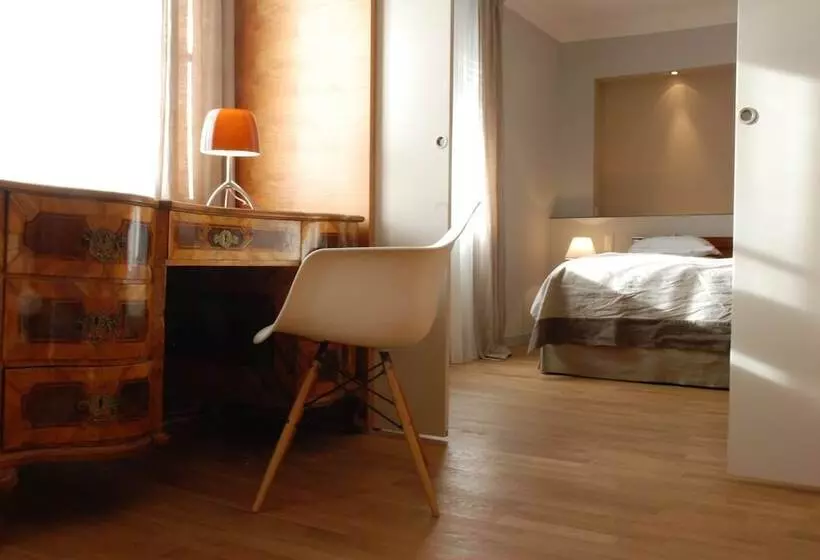 سوییت, Boutique Hotel & Villa Auersperg