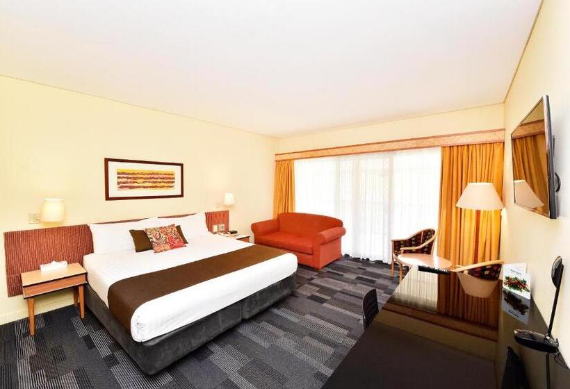 带观景和大床的豪华房间, Mercure Alice Springs Resort