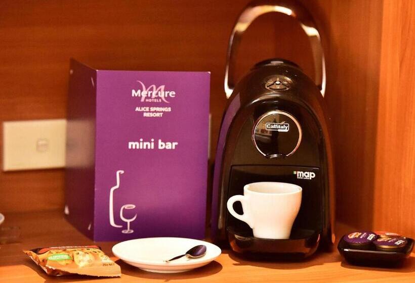 带观景和大床的豪华房间, Mercure Alice Springs Resort