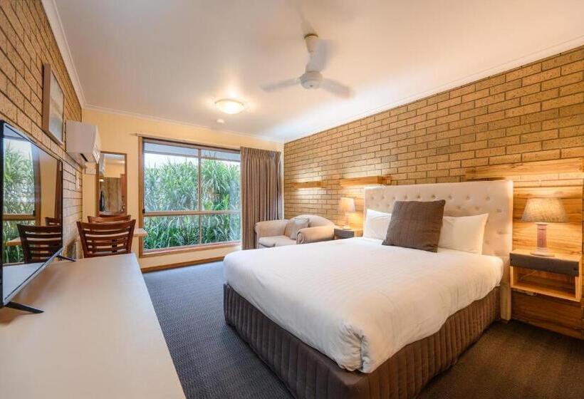 スタンダードルーム, Aat 28 Goldsmith Motel