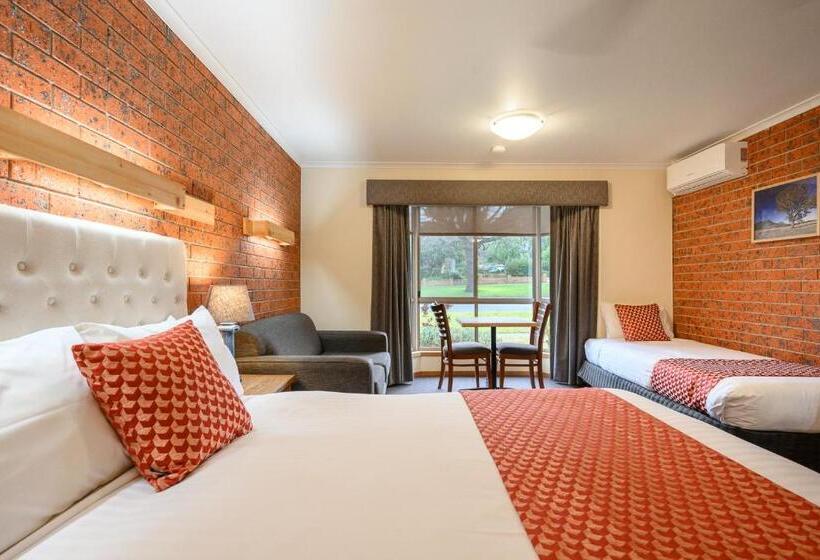 スーペリアールーム, Aat 28 Goldsmith Motel