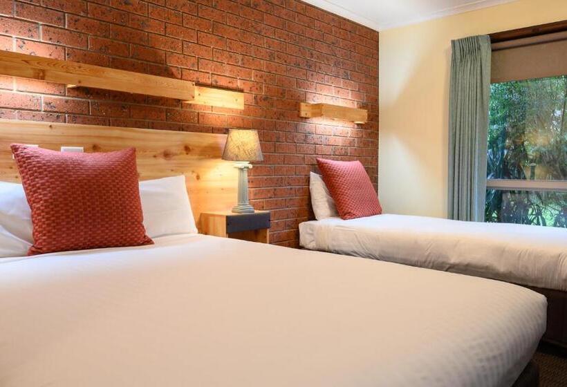 スタンダードルーム, Aat 28 Goldsmith Motel