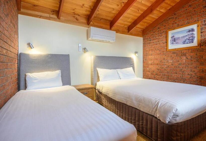 패밀리 룸, Aat 28 Goldsmith Motel