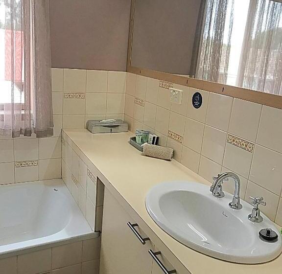 ３ベッドルームアパートメント, Aat 28 Goldsmith Motel