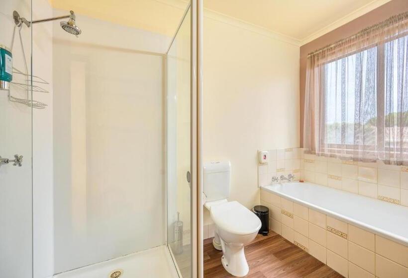 ３ベッドルームアパートメント, Aat 28 Goldsmith Motel