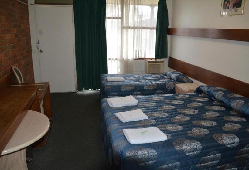Трехместный Номер Базовый, Adrian Motel