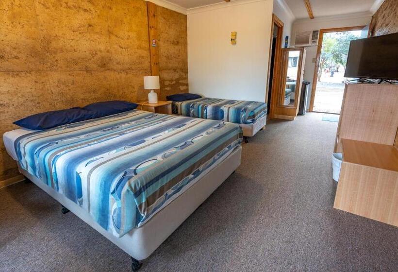 اتاق استاندارد سه نفره, Great Western Motel Norseman