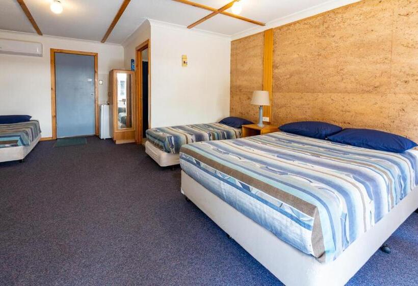 اتاق خانوادگی, Great Western Motel Norseman