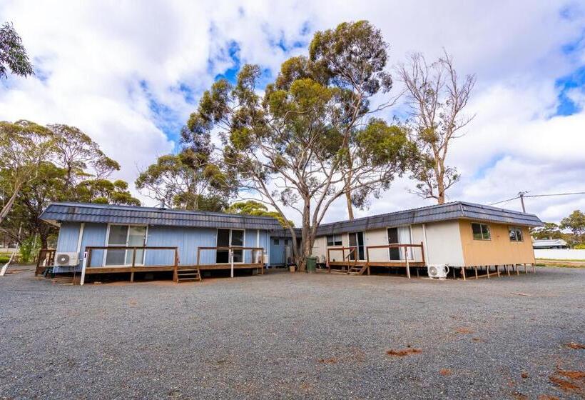 آپارتمان 1 خوابه, Great Western Motel Norseman