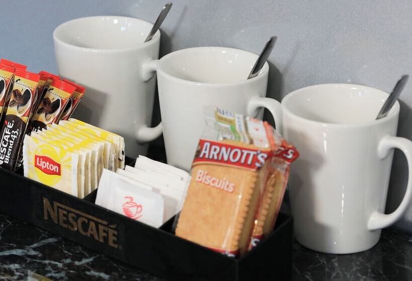 آپارتمان 2 خوابه, Hilltop Motel