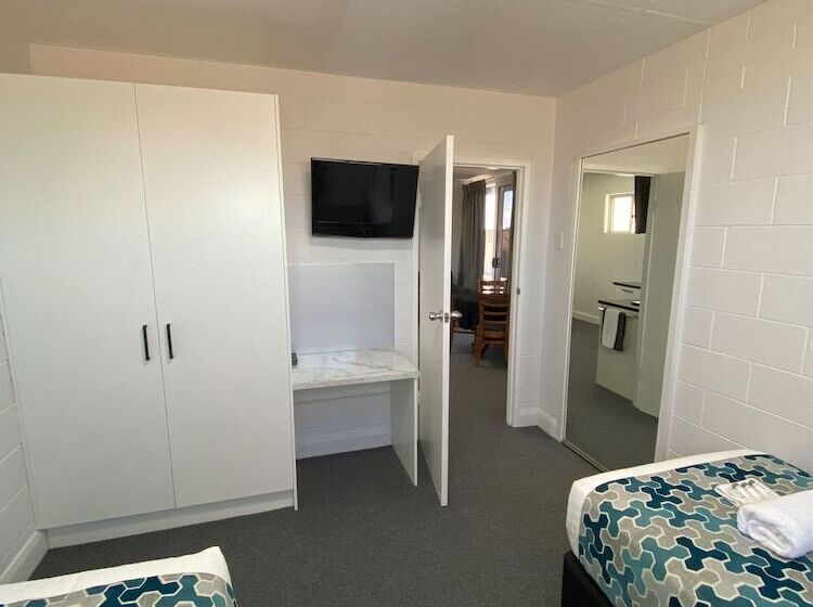 Апартаменты 2 Спальни, Hilltop Motel