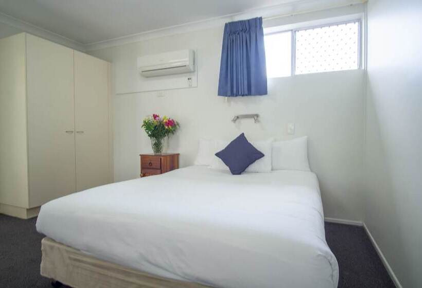 اتاق خانوادگی, Acacia Motor Inn