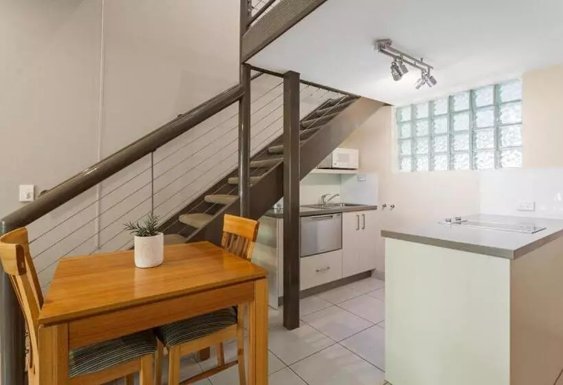 آپارتمان سوپریور 1 خوابه با چشم‌انداز استخر, Caribbean Noosa