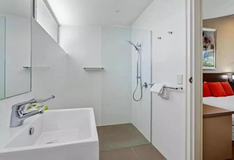 آپارتمان سوپریور 1 خوابه با چشم‌انداز استخر, Caribbean Noosa
