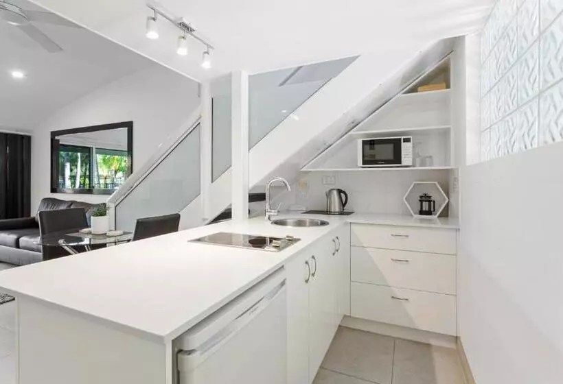 آپارتمان سوپریور 1 خوابه با چشم‌انداز استخر, Caribbean Noosa