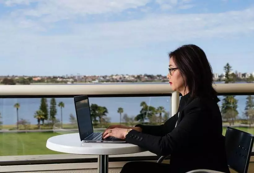 اتاق استاندارد با تخت دوبل, Crowne Plaza Perth, An Ihg