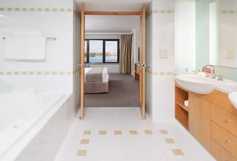 リバービュースイート, Crowne Plaza Perth By Ihg