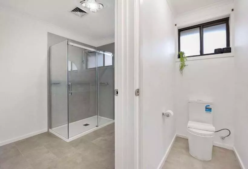 ４ベッドルームアパートメント, Econo Lodge Lilydale