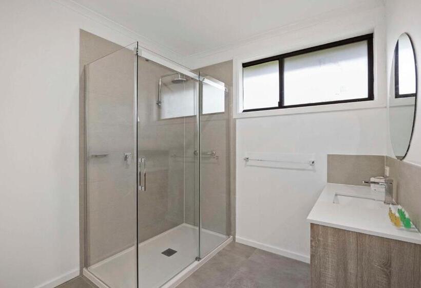 ４ベッドルームアパートメント, Econo Lodge Lilydale