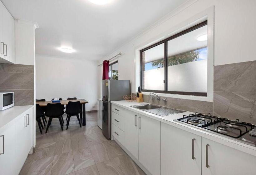 ３ベッドルームアパートメント, Econo Lodge Lilydale