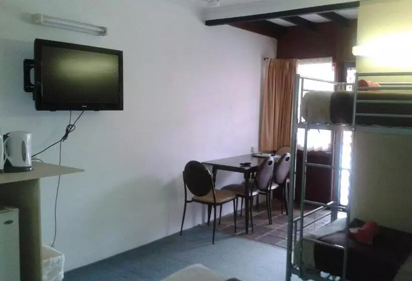 اتاق استاندارد سه نفره, Elsinor Motor Lodge