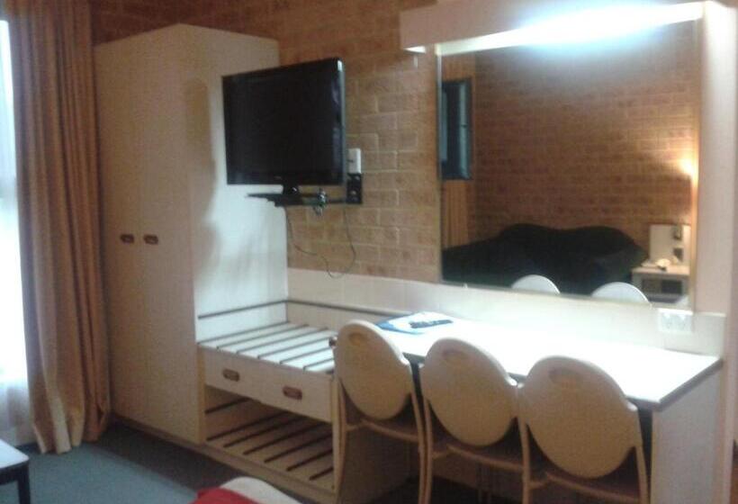 غرفة عائلية, Elsinor Motor Lodge