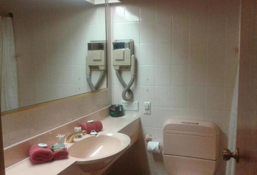 غرفة عائلية, Elsinor Motor Lodge