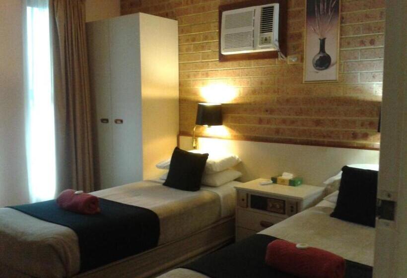 غرفة عائلية, Elsinor Motor Lodge