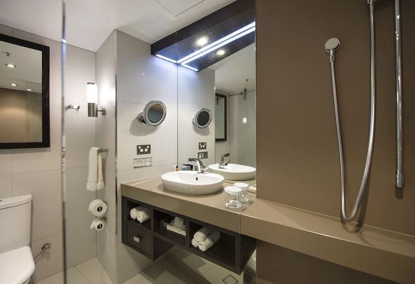 חדר אקזקיוטיב, Hilton Darwin