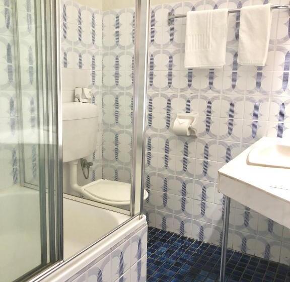 اتاق عادی, Parkdale Motor Inn