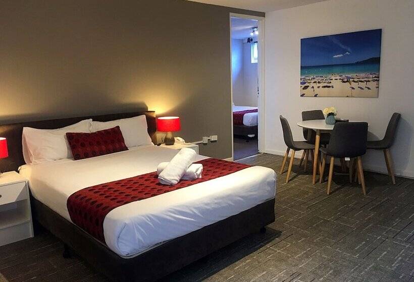 اتاق خانوادگی, Parkdale Motor Inn