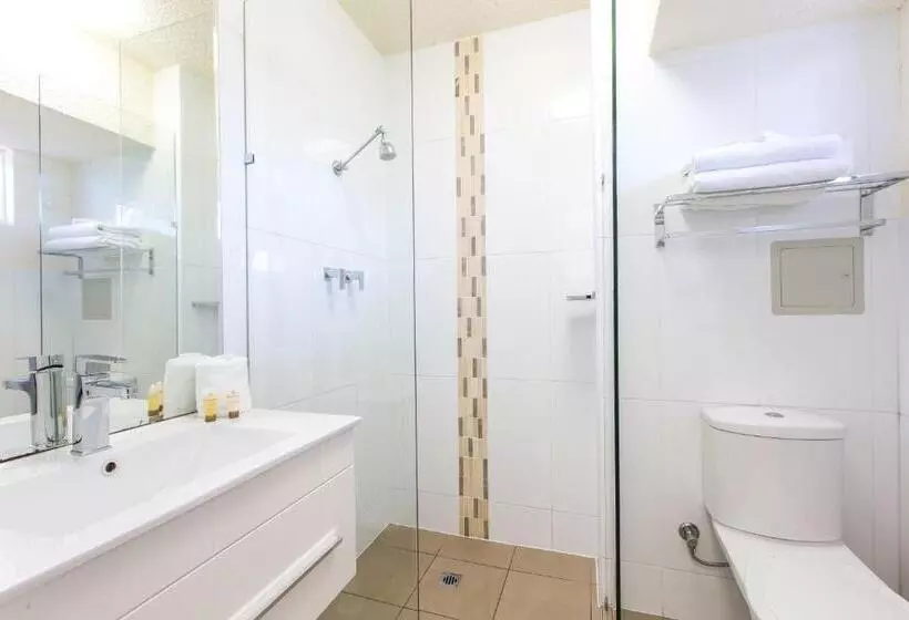 اتاق سوپریور با وان آب گرم, El Motor Inn