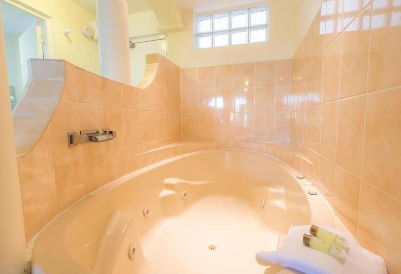 Номен Superior с Гидромассажем, El Motor Inn