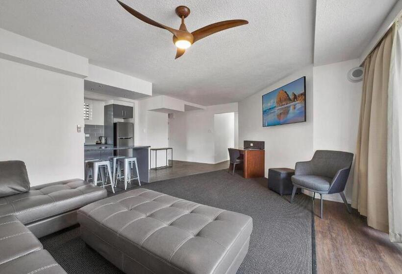 Люкс 3 Спальни, El Motor Inn