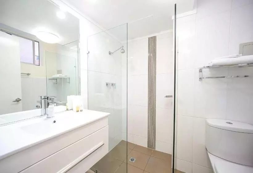 اتاق اجرایی با تخت بزرگ, El Motor Inn