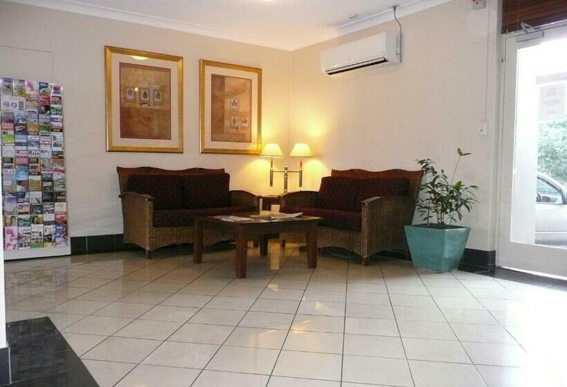 חדר סטנדרט לשלושה, Parramatta City Motel