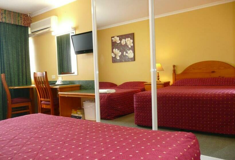 חדר סטנדרט לשלושה, Parramatta City Motel
