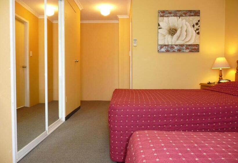 חדר משפחתי, Parramatta City Motel
