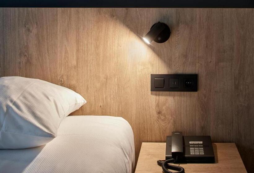 스탠다드 트리플 룸, Alpha Hotel And Apart