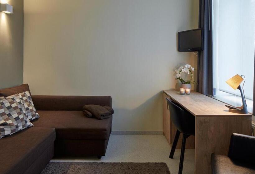 スイート, Alpha Hotel And Apart