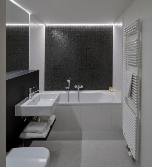 スイート, Alpha Hotel And Apart