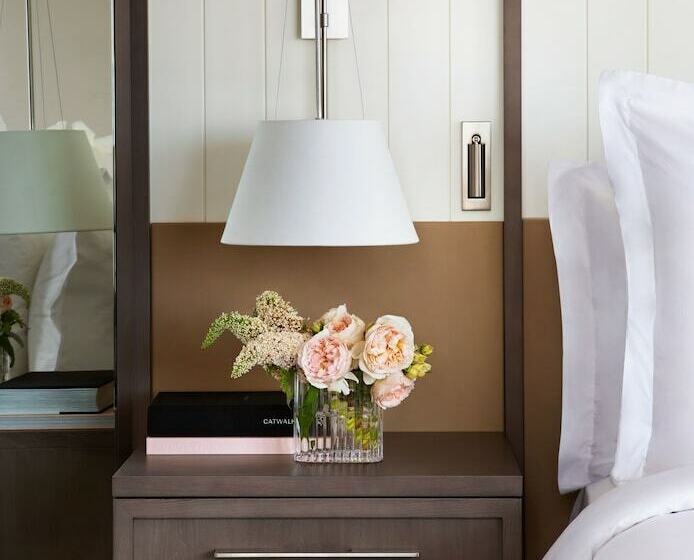 غرفة كلوب سرير كينج, Four Seasons Hotel Sydney