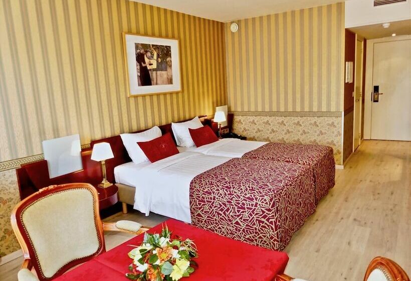 Номер Стандарт, Golden Tulip Hotel De’ Medici