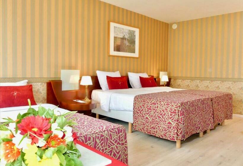 Номер Стандарт Трехместный, Golden Tulip Hotel De’ Medici