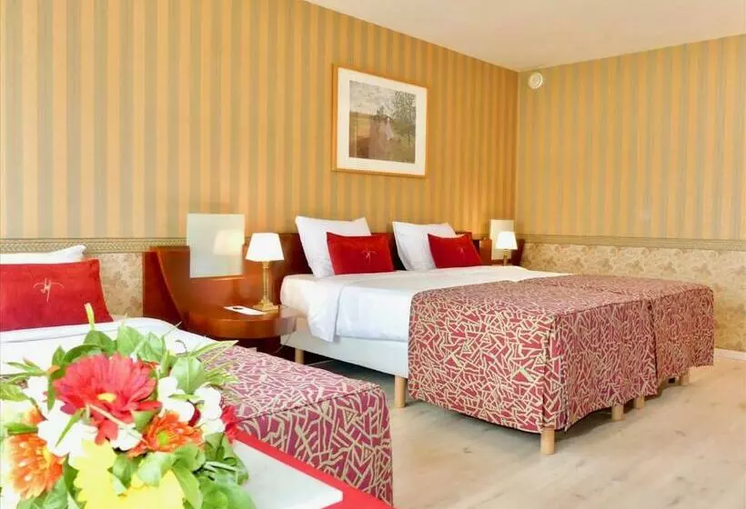 اتاق استاندارد سه نفره, Golden Tulip Hotel De’ Medici