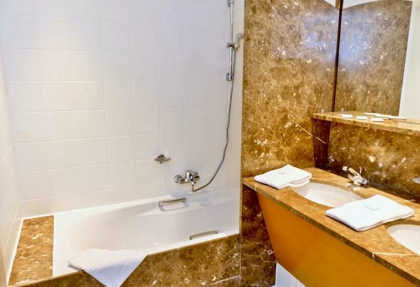 スタンダードトリプルルーム, Golden Tulip Hotel De’ Medici